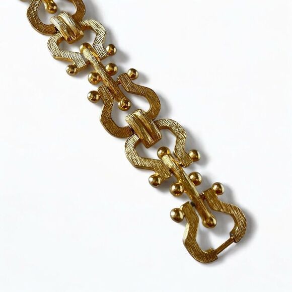 Vintage Gold Brushed Metal Link Bridle Bracelet - Picture 4 of 6